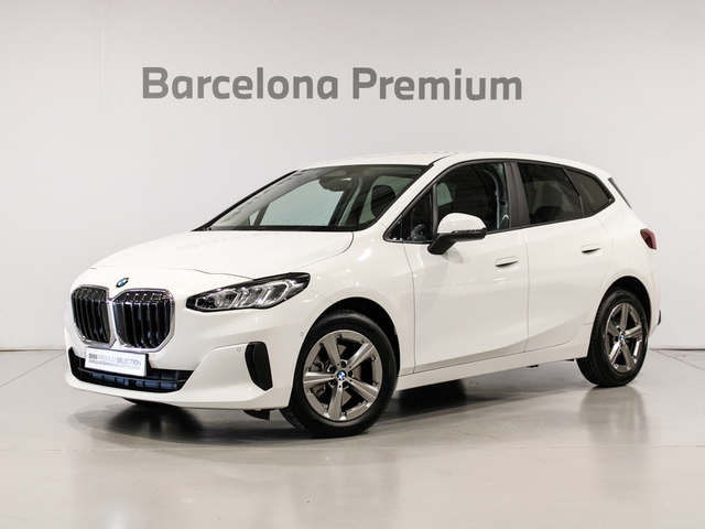 BMW Serie 2 218d Active Tourer color Blanco. Año 2024. 110KW(150CV). Diésel. En concesionario Barcelona Premium -- GRAN VIA de Barcelona