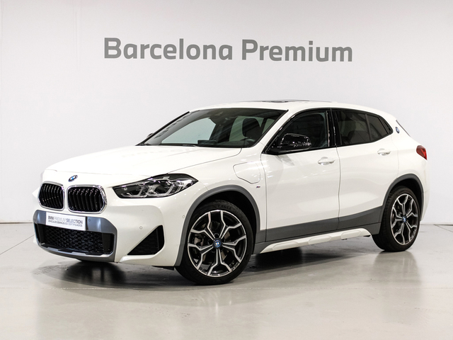 BMW X2 xDrive25e color Blanco. Año 2024. 162KW(220CV). Híbrido Electro/Gasolina. En concesionario Barcelona Premium -- GRAN VIA de Barcelona