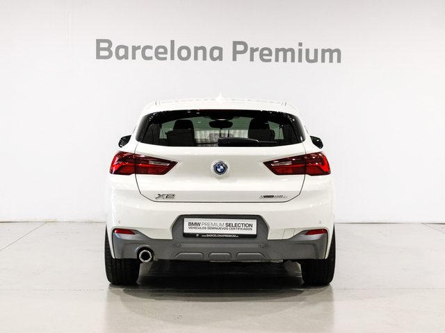 BMW X2 xDrive25e color Blanco. Año 2024. 162KW(220CV). Híbrido Electro/Gasolina. En concesionario Barcelona Premium -- GRAN VIA de Barcelona