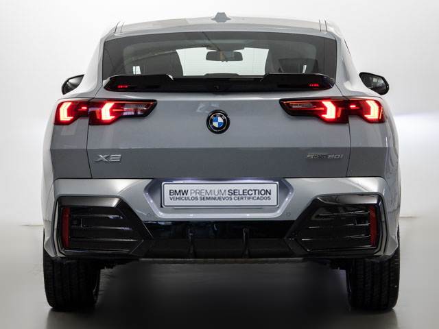 BMW X2 sDrive20i color Gris. Año 2024. 125KW(170CV). Gasolina. En concesionario Fuenteolid de Valladolid