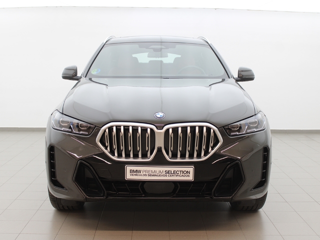 BMW X6 xDrive40d color Gris. Año 2024. 259KW(352CV). Diésel. En concesionario Augusta Aragon S.A. de Zaragoza