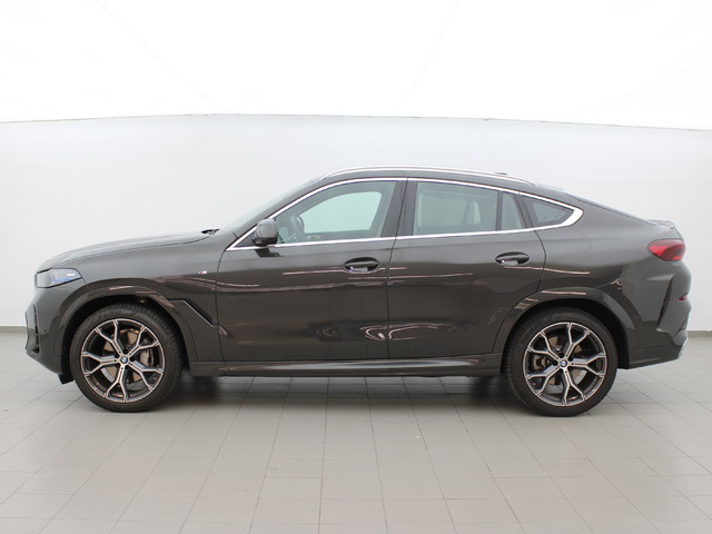BMW X6 xDrive40d color Gris. Año 2024. 259KW(352CV). Diésel. En concesionario Augusta Aragon S.A. de Zaragoza