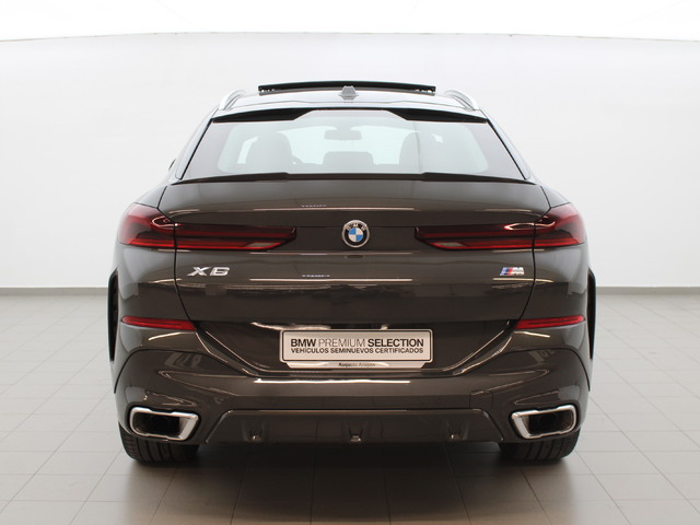BMW X6 xDrive40d color Gris. Año 2024. 259KW(352CV). Diésel. En concesionario Augusta Aragon S.A. de Zaragoza