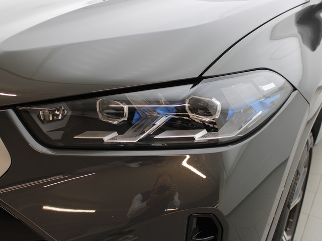 BMW X6 xDrive40d color Gris. Año 2024. 259KW(352CV). Diésel. En concesionario Augusta Aragon S.A. de Zaragoza