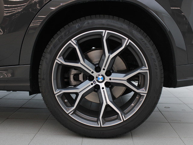 BMW X6 xDrive40d color Gris. Año 2024. 259KW(352CV). Diésel. En concesionario Augusta Aragon S.A. de Zaragoza