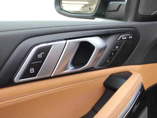 BMW X6 xDrive40d color Gris. Año 2024. 259KW(352CV). Diésel. En concesionario Augusta Aragon S.A. de Zaragoza