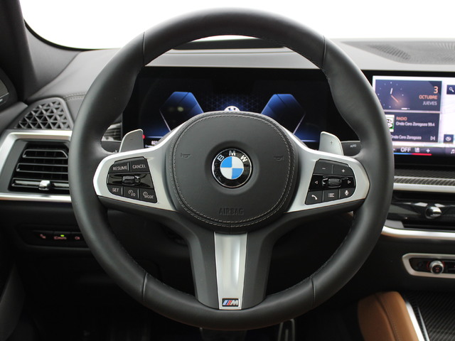 BMW X6 xDrive40d color Gris. Año 2024. 259KW(352CV). Diésel. En concesionario Augusta Aragon S.A. de Zaragoza