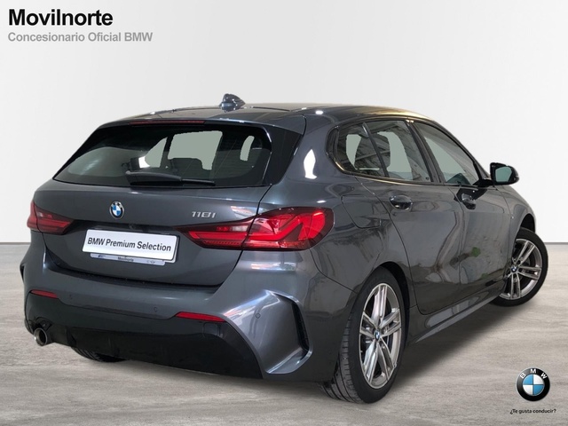 BMW Serie 1 118i color Gris. Año 2021. 103KW(140CV). Gasolina. En concesionario Movilnorte El Carralero de Madrid