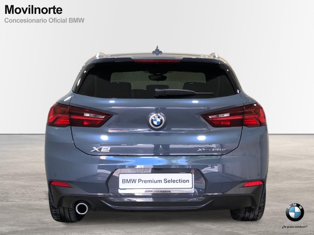 BMW X2 xDrive25e color Gris. Año 2020. 162KW(220CV). Híbrido Electro/Gasolina. En concesionario Movilnorte El Carralero de Madrid