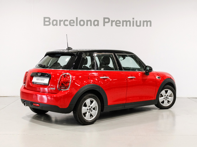 fotoG 3 del MINI MINI 5 Puertas Cooper 100 kW (136 CV) 136cv Gasolina del 2018 en Barcelona