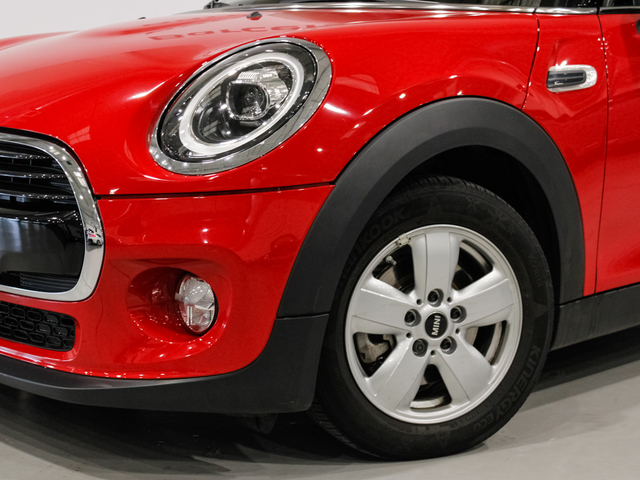 fotoG 5 del MINI MINI 5 Puertas Cooper 100 kW (136 CV) 136cv Gasolina del 2018 en Barcelona