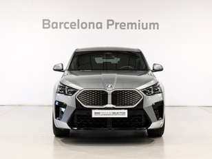 Fotos de BMW iX2 eDrive20 color Gris. Año 2024. 150KW(204CV). Eléctrico. En concesionario Barcelona Premium -- GRAN VIA de Barcelona