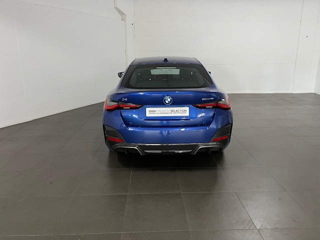 BMW i4 eDrive40 color Azul. Año 2022. 250KW(340CV). Eléctrico. En concesionario Amiocar S.A. de Coruña