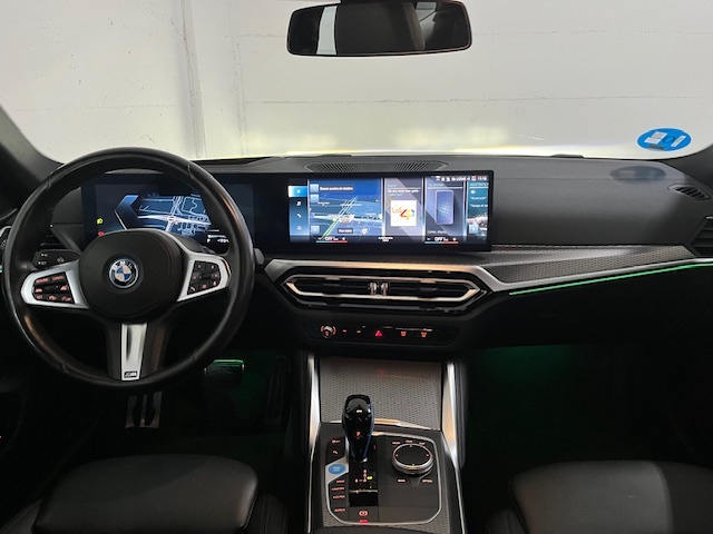 BMW i4 eDrive40 color Azul. Año 2022. 250KW(340CV). Eléctrico. En concesionario Amiocar S.A. de Coruña