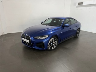 Fotos de BMW i4 eDrive40 color Azul. Año 2022. 250KW(340CV). Eléctrico. En concesionario Amiocar S.A. de Coruña