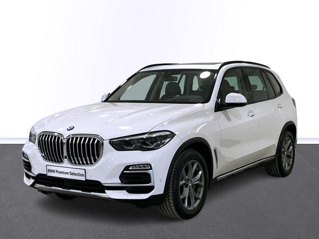 BMW X5 xDrive30d color Blanco. Año 2020. 195KW(265CV). Diésel. En concesionario Engasa S.A. de Valencia