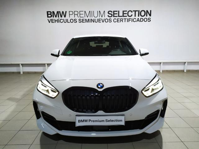 BMW Serie 1 118d color Blanco. Año 2020. 110KW(150CV). Diésel. En concesionario Hispamovil Elche de Alicante