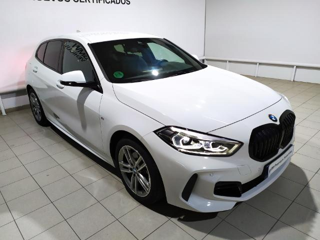 BMW Serie 1 118d color Blanco. Año 2020. 110KW(150CV). Diésel. En concesionario Hispamovil Elche de Alicante