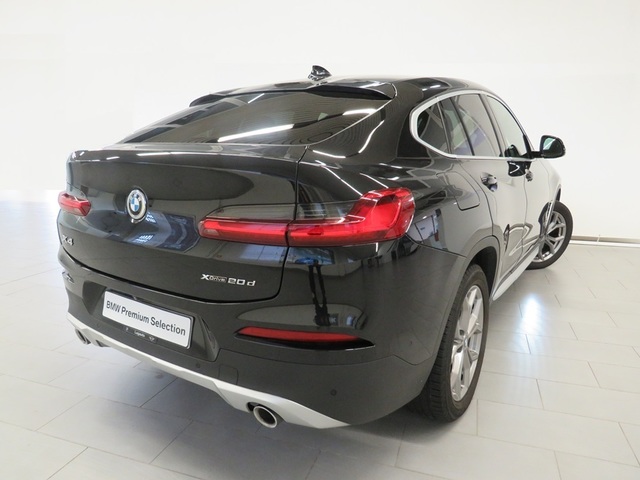 BMW X4 xDrive20d color Negro. Año 2021. 140KW(190CV). Diésel. En concesionario Lugauto S.A. de Lugo