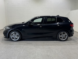 Fotos de BMW Serie 1 118d color Negro. Año 2024. 110KW(150CV). Diésel. En concesionario MOTOR MUNICH CADI SL-MANRESA de Barcelona