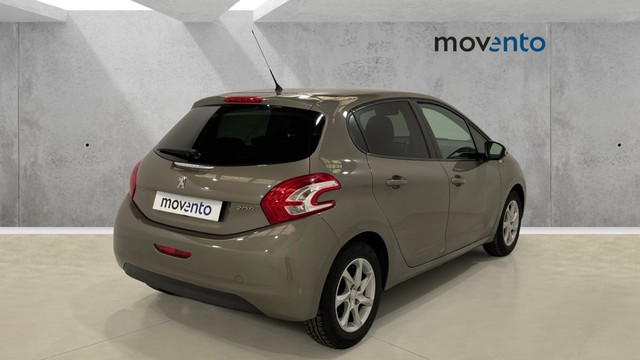 Peugeot 208 PureTech 82 - 4