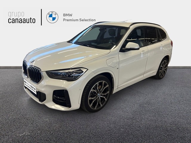 BMW X1 xDrive25e color Blanco. Año 2020. 162KW(220CV). Híbrido Electro/Gasolina. En concesionario CANAAUTO - TACO de Sta. C. Tenerife