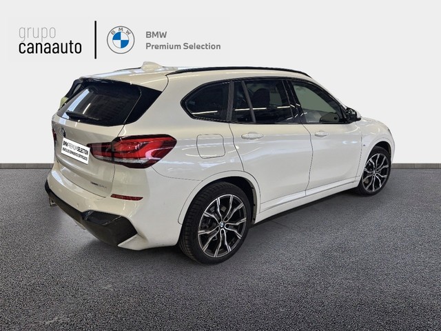 BMW X1 xDrive25e color Blanco. Año 2020. 162KW(220CV). Híbrido Electro/Gasolina. En concesionario CANAAUTO - TACO de Sta. C. Tenerife