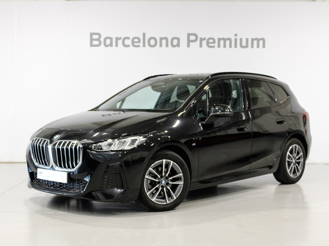 BMW Serie 2 218d Active Tourer color Negro. Año 2023. 110KW(150CV). Diésel. En concesionario Barcelona Premium -- GRAN VIA de Barcelona