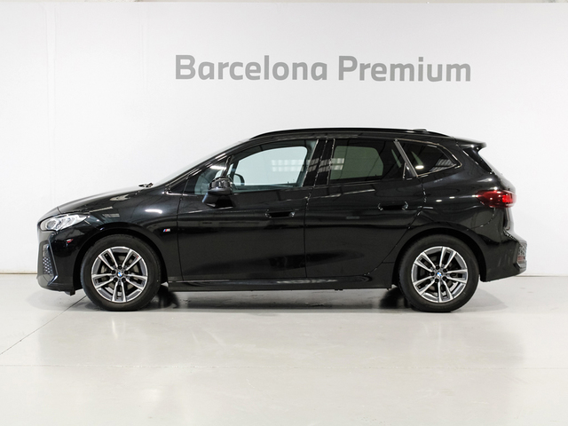 BMW Serie 2 218d Active Tourer color Negro. Año 2023. 110KW(150CV). Diésel. En concesionario Barcelona Premium -- GRAN VIA de Barcelona