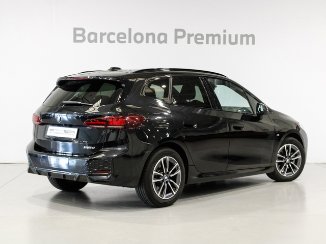 BMW Serie 2 218d Active Tourer color Negro. Año 2023. 110KW(150CV). Diésel. En concesionario Barcelona Premium -- GRAN VIA de Barcelona