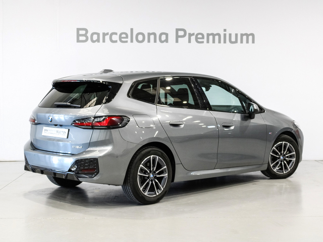 BMW Serie 2 218d Active Tourer color Gris. Año 2023. 110KW(150CV). Diésel. En concesionario Barcelona Premium -- GRAN VIA de Barcelona