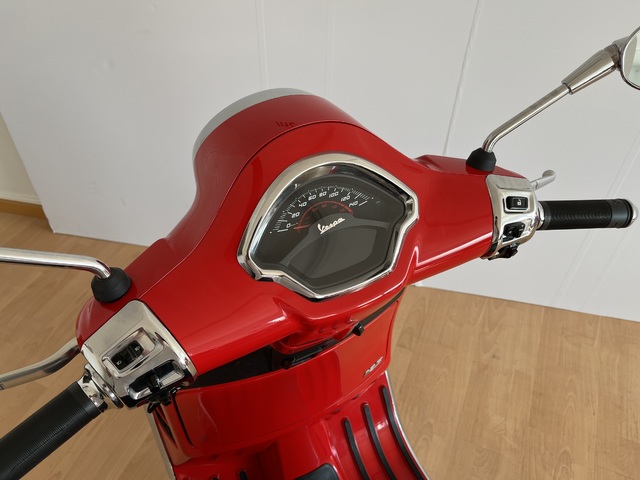 VESPA GTS 125 SUPER - 7