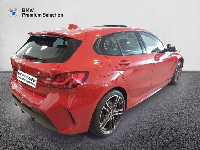 BMW Serie 1 118i color Rojo. Año 2023. 103KW(140CV). Gasolina. En concesionario Marmotor de Las Palmas