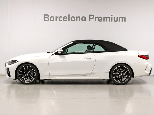 BMW Serie 4 420d Cabrio color Blanco. Año 2024. 140KW(190CV). Diésel. En concesionario Barcelona Premium -- GRAN VIA de Barcelona