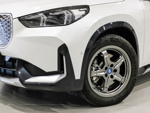 BMW iX1 xDrive30 color Blanco. Año 2024. 230KW(313CV). Eléctrico. En concesionario Barcelona Premium -- GRAN VIA de Barcelona