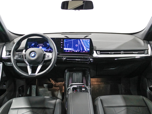 BMW iX1 xDrive30 color Blanco. Año 2024. 230KW(313CV). Eléctrico. En concesionario Barcelona Premium -- GRAN VIA de Barcelona