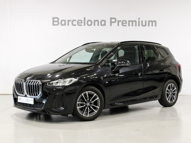 BMW Serie 2 218i Active Tourer color Negro. Año 2023. 100KW(136CV). Gasolina. En concesionario Barcelona Premium -- GRAN VIA de Barcelona