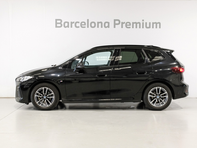 BMW Serie 2 218i Active Tourer color Negro. Año 2023. 100KW(136CV). Gasolina. En concesionario Barcelona Premium -- GRAN VIA de Barcelona