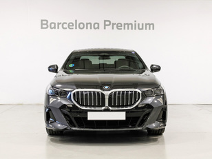 Fotos de BMW Serie 5 520d color Gris. Año 2024. 145KW(197CV). Diésel. En concesionario Barcelona Premium -- GRAN VIA de Barcelona