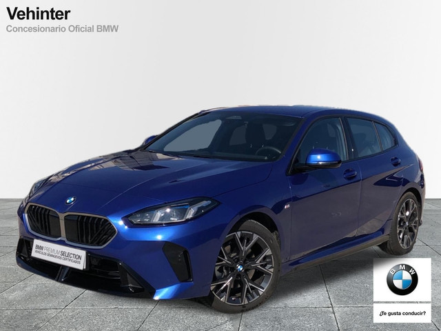 BMW Serie 1 120d color Azul. Año 2024. 120KW(163CV). Diésel. En concesionario Momentum S.A. de Madrid