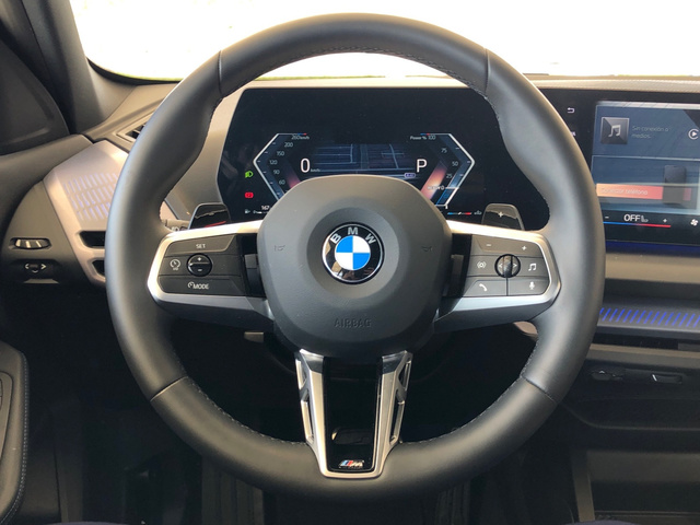 BMW Serie 1 120d color Azul. Año 2024. 120KW(163CV). Diésel. En concesionario Momentum S.A. de Madrid
