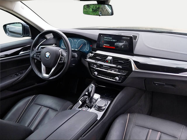 BMW Serie 5 520d color Gris. Año 2019. 140KW(190CV). Diésel. En concesionario San Rafael Motor, S.L. de Córdoba