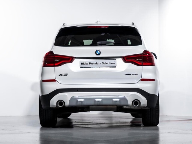 BMW X3 xDrive20d color Blanco. Año 2019. 140KW(190CV). Diésel. En concesionario Oliva Motor Tarragona de Tarragona