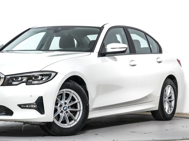 BMW Serie 3 318d color Blanco. Año 2019. 110KW(150CV). Diésel. En concesionario Oliva Motor Tarragona de Tarragona