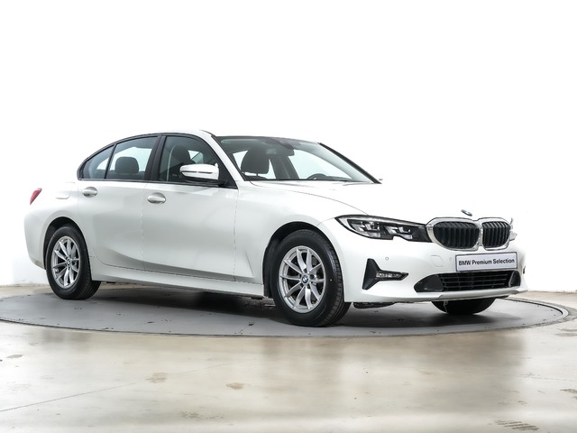 BMW Serie 3 318d color Blanco. Año 2019. 110KW(150CV). Diésel. En concesionario Oliva Motor Tarragona de Tarragona