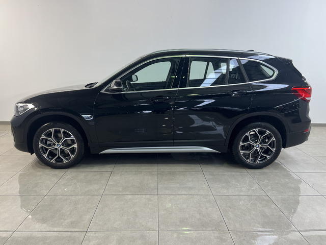 BMW X1 sDrive18d color Negro. Año 2021. 110KW(150CV). Diésel. En concesionario Movitransa Cars Jerez de Cádiz