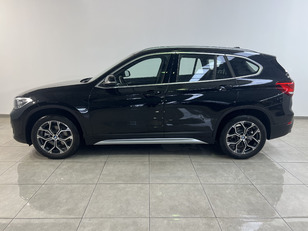 Fotos de BMW X1 sDrive18d color Negro. Año 2021. 110KW(150CV). Diésel. En concesionario Movitransa Cars Jerez de Cádiz