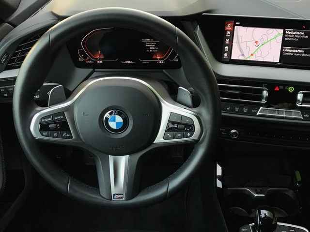 BMW Serie 2 220d Gran Coupe color Blanco. Año 2024. 140KW(190CV). Diésel. En concesionario Celtamotor Pontevedra de Pontevedra