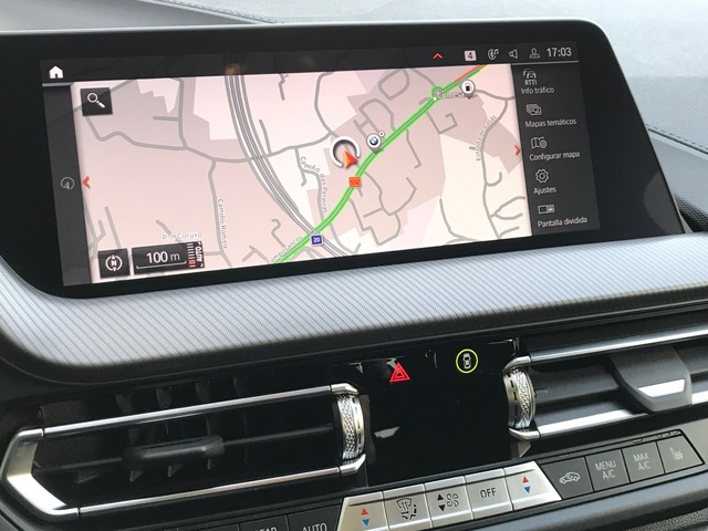 BMW Serie 2 220d Gran Coupe color Blanco. Año 2024. 140KW(190CV). Diésel. En concesionario Celtamotor Pontevedra de Pontevedra