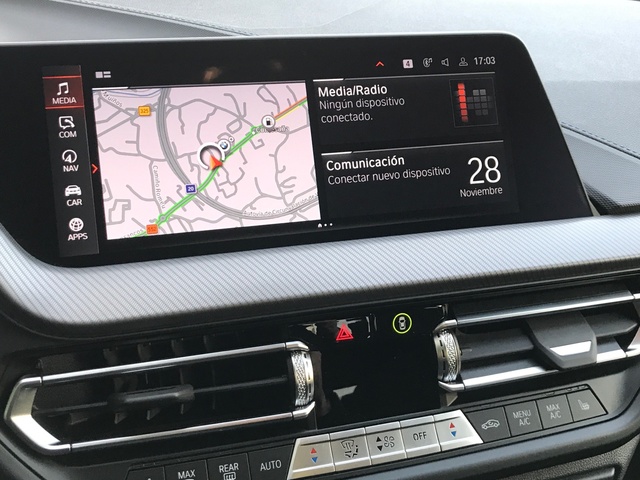 BMW Serie 2 220d Gran Coupe color Blanco. Año 2024. 140KW(190CV). Diésel. En concesionario Celtamotor Pontevedra de Pontevedra